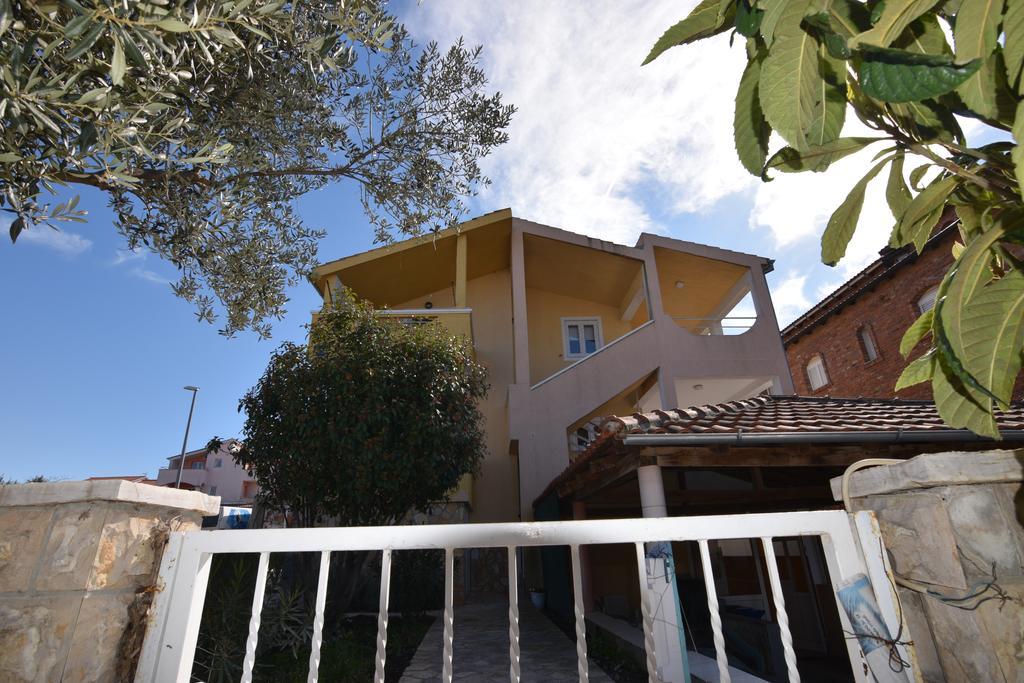 Apartments Batarilo ビオグラード・ナ・モル エクステリア 写真