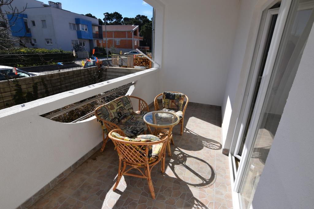 Apartments Batarilo ビオグラード・ナ・モル エクステリア 写真