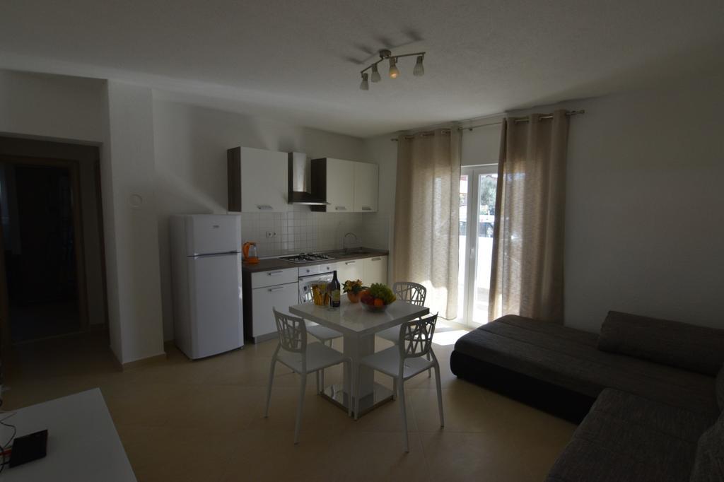 Apartments Batarilo ビオグラード・ナ・モル エクステリア 写真