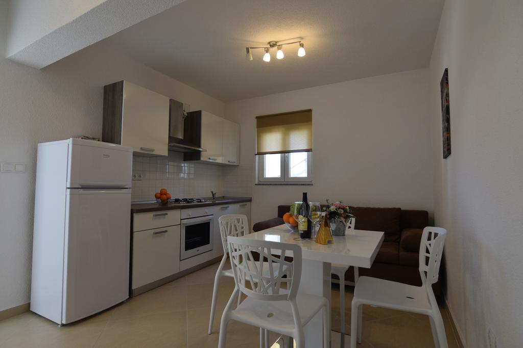 Apartments Batarilo ビオグラード・ナ・モル エクステリア 写真